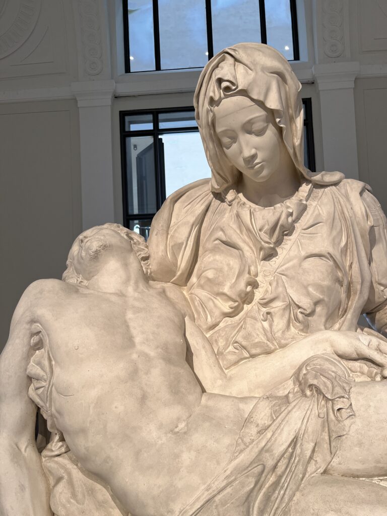 Michelangelo: Pietà
