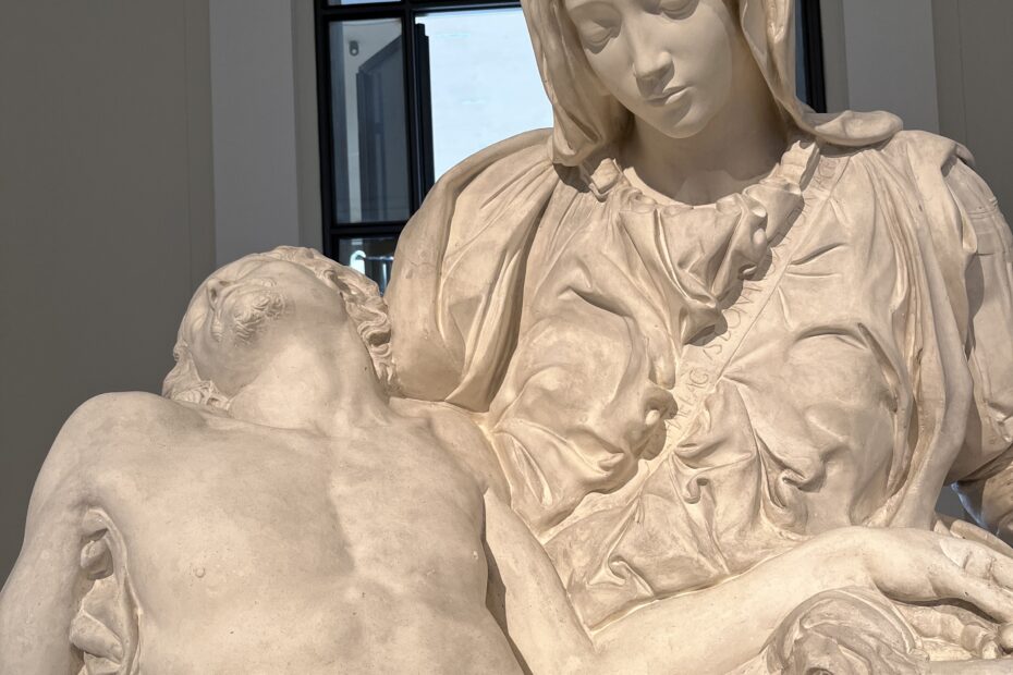 Michelangelo: Pietà